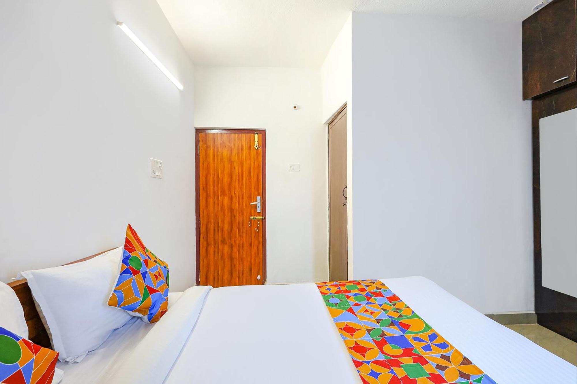Отель Fabexpress Kovalam Residency Ченнаи Экстерьер фото